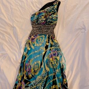 Prom gown - size 0 - Betsy Adam